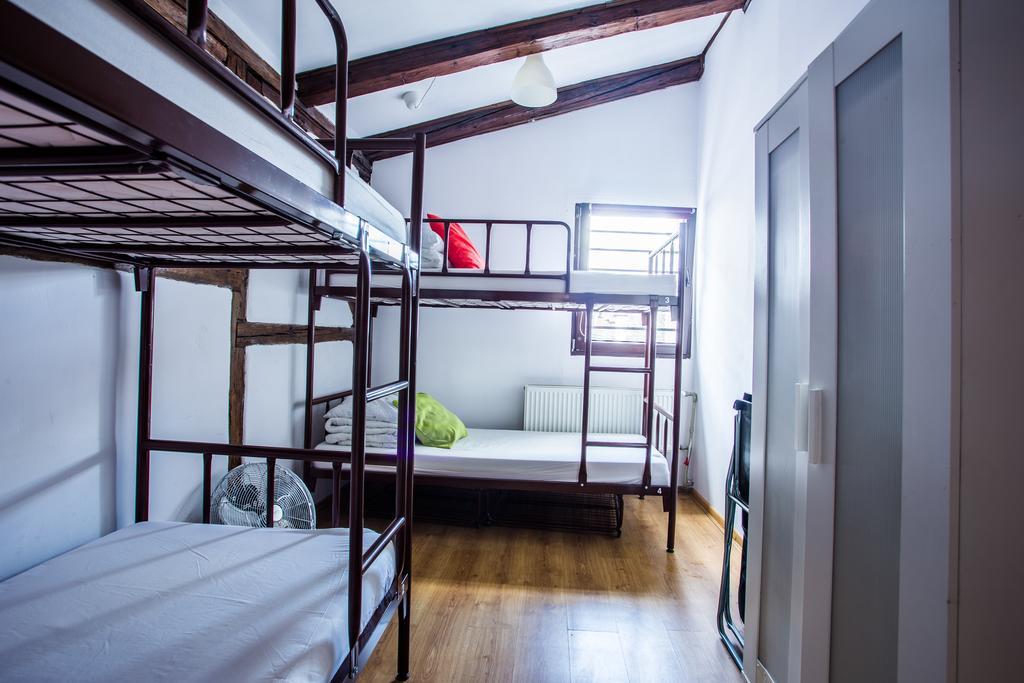 Pink Panther'S Hostel كراكوفيا الغرفة الصورة
